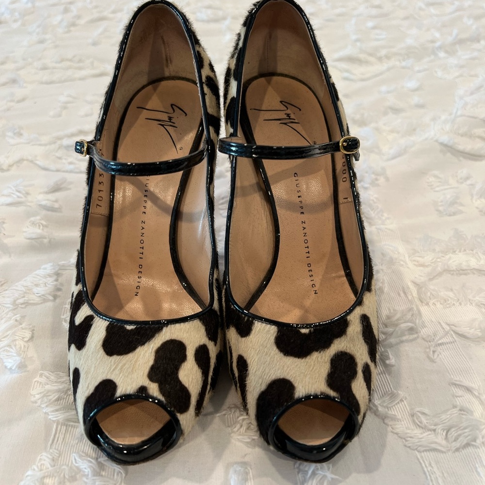 Used Giuseppe zanotti leopard print/hair Mary Jane peep toe